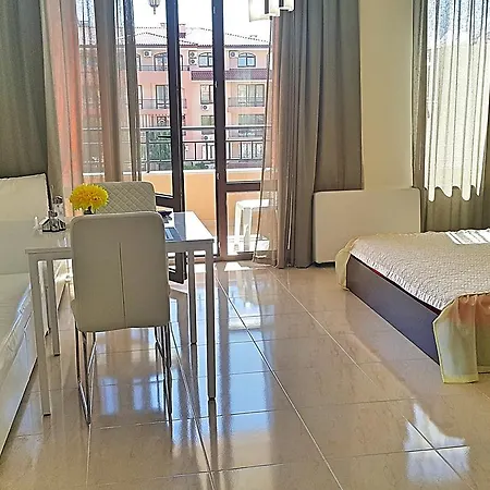 In Star Dreams Eh Apartment